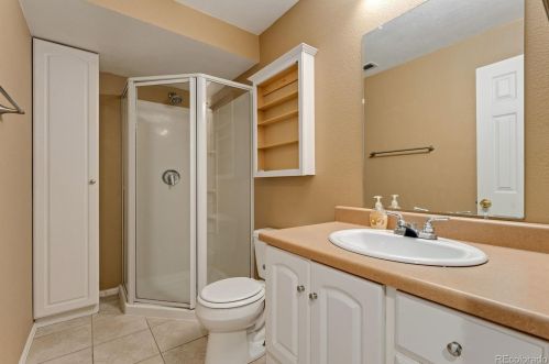 17652 Brown Cir, Aurora CO 80013-4947 exterior