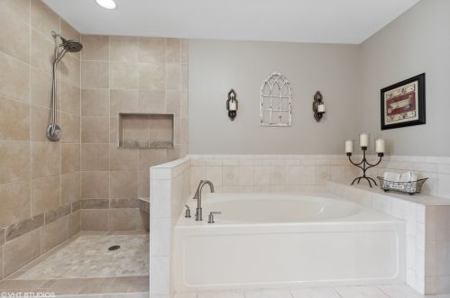 3403 Spyglass Cir, Palos Heights IL  60463-3136 exterior