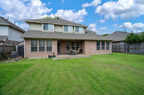 7002 Woodsprings Dr, Garland TX 75044-2147 exterior