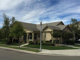 2064 Bishop Way, Lodi, CA 95242-4813