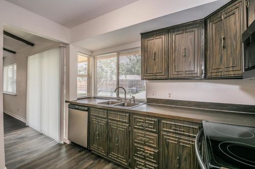 3026 Burning Tree Ln, Garland TX  75042-4847 exterior