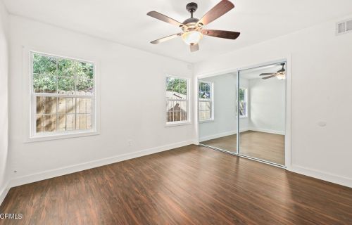 3855 Altura Ave, Glendale CA 91214-3456 exterior