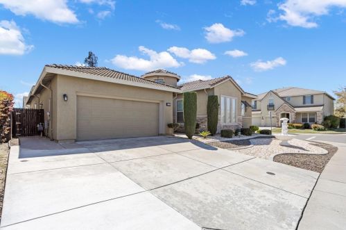 5110 Blossom Ranch Dr, Elk Grove, CA 95757-3300
