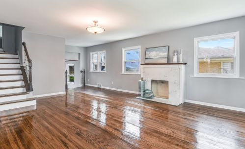 309 Louis St, Mount Prospect, IL 60056-3450
