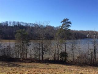 541 Rienzi Ct, Gainesville, GA 30506-1560