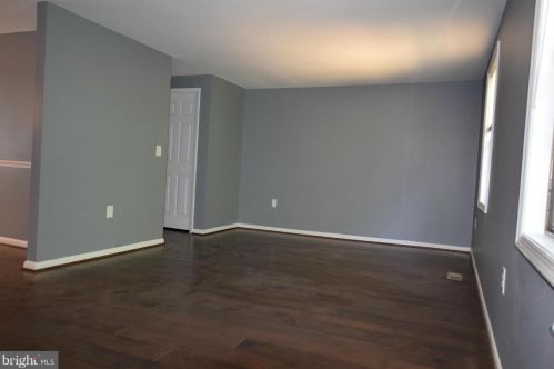 9426 Candleberry Ct, Springfield VA  22015-3252 exterior