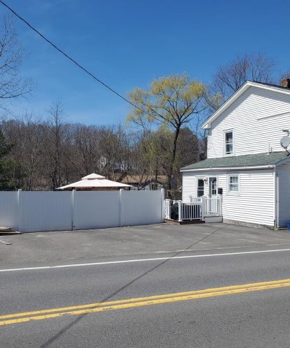 15 Fordway St, Derry, NH 03038-2633
