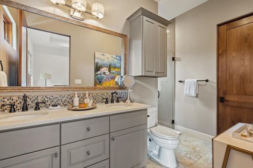 17117 Flagler Dr, Austin TX  78738-7610 exterior