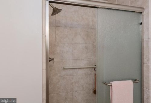 22 Valleybrook Dr, Lancaster PA  17601-4623 exterior