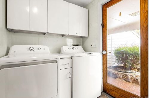 1510 Sullivan Ave, Wapping CT  06074-2711 exterior