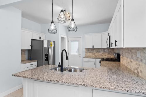 1018 Drackert St, Hammond IN 46320-2602 exterior