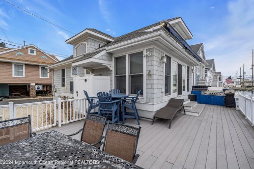 211 Canal Ln, Lavallette NJ  08735-1604 exterior