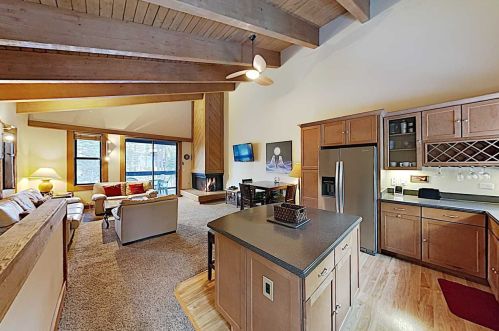 3026 Silver Strike, Truckee CA  96161-4208 exterior