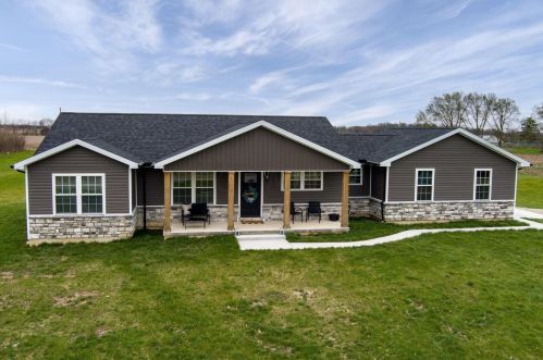 2536 Moorefield Rd, Springfield OH  45502-8209 exterior