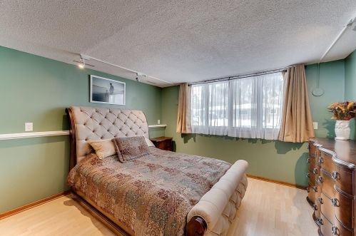 4012 Cinnabar Dr, Saint Paul MN  55122-2943 exterior