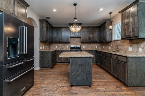 320 Collins, Argyle TX 76226-2357 exterior