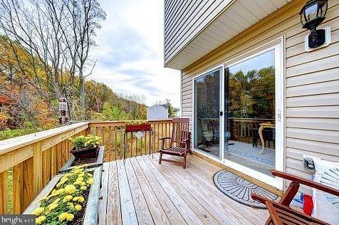 164 Breezewood Dr, Hanover PA  17331 exterior