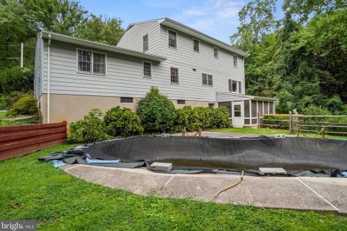 16 Severn Riv Rd, Severna Park MD 21146-4659 exterior