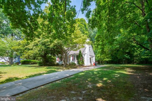 415 9th Ave, Haddon Heights, NJ 08035-1833