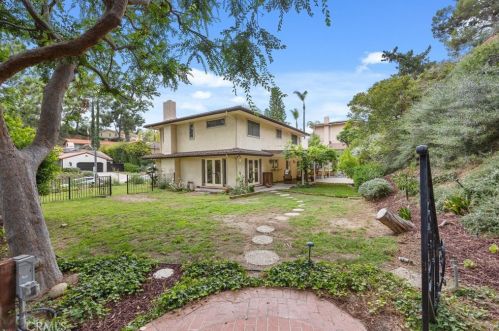 1430 Greenbriar Rd, Glendale CA  91207-1053 exterior