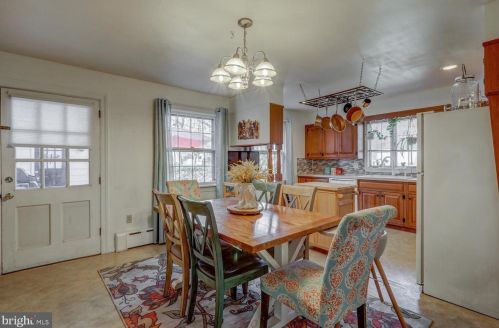 36 Academy Dr, Ephrata PA  17522-1321 exterior