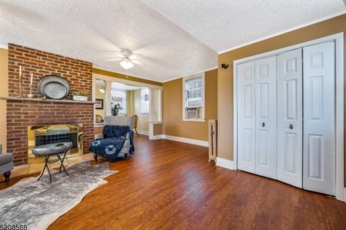21 Walnut Ct, Springfield, NJ 07081-1215