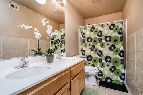 2121 Chateau Ct, Chula Vista CA  91913-3161 exterior