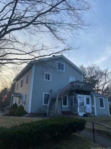 1 Hotchkiss St, Kensington, CT 06037-2120