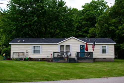 303 Jay Hayden Dr, Union Center, IL 62428-1120