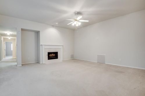 1724 Alpine Dr, Carrollton TX 75007-3740 exterior