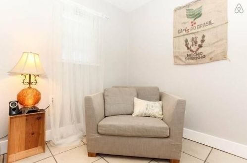 605 Elmwood Pl, Austin TX  78705-3115 exterior