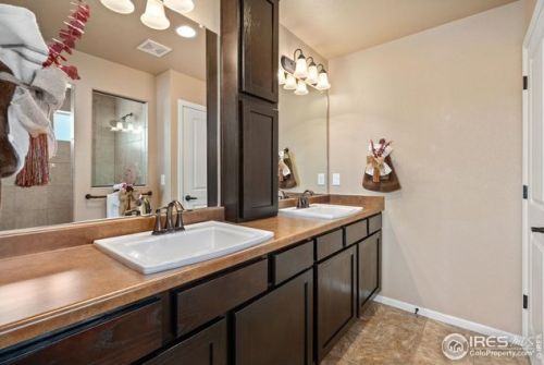 4927 Saddlewood Cir, Loveland CO 80534-8219 exterior