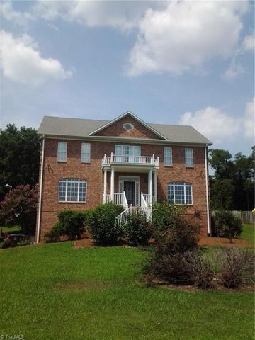 7352 Chapsworth Dr, Trinity, NC 27370-8819