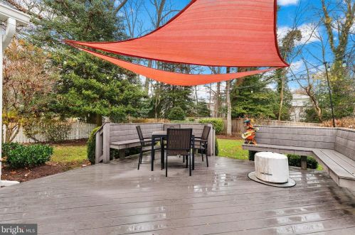 322 Northwest Dr, Silver Spring MD 20901-1431 exterior