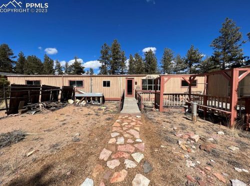 24 Shavano Trl, Twin Rock, CO 80816-8404