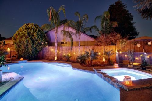 9561 Soaring Oaks Dr, Elk Grove, CA 95758-1094