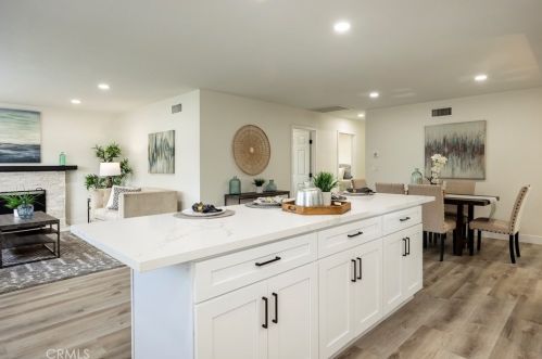 8212 Munster Dr, Huntington Beach CA  92646-5025 exterior