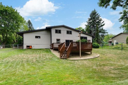 1417 Indian Oaks Trl, Saint Paul MN  55112-1963 exterior