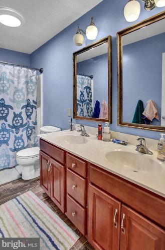 70 Pne Crk Dr, Carlisle PA  17013-9675 exterior