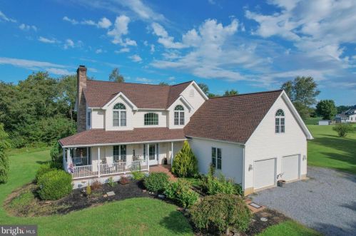 149 Patent House Rd, Charles Town, WV 25414-3688