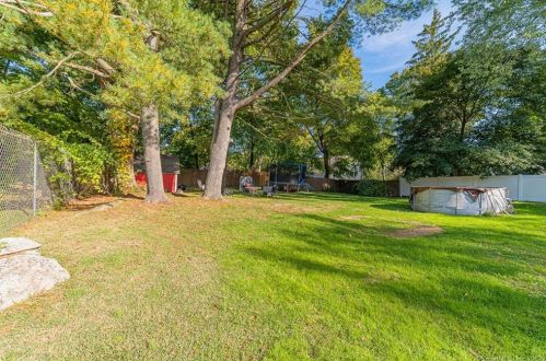 10 Flintlock Rd, Norwalk CT  06850-4425 exterior