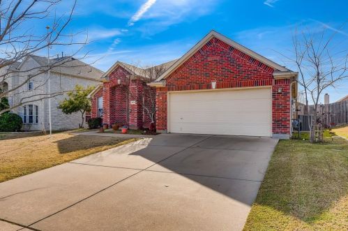 2715 Logan Dr, Midlothian TX  76063-5100 exterior
