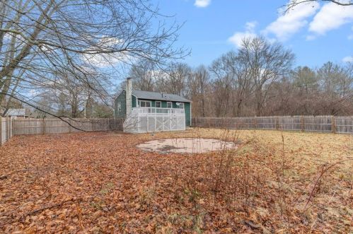 8 Clay St, Hopkinton RI  02804-1602 exterior