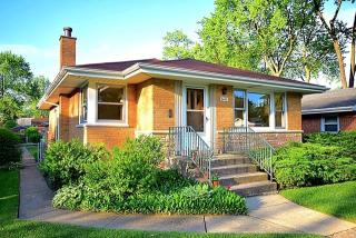 9443 Lincoln Ave, Brookfield, IL 60513-1157