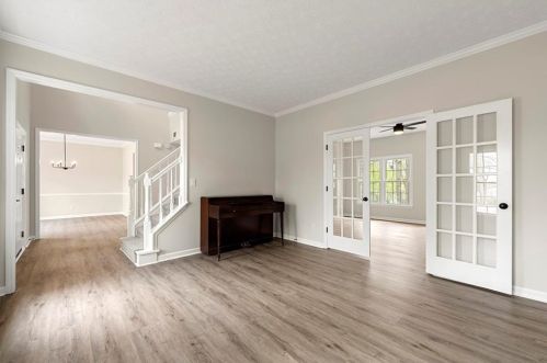 340 Falcon Creek Dr, Suwanee GA  30024-2598 exterior