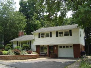227 Sherwood Dr, Torrington, CT 06790-4232