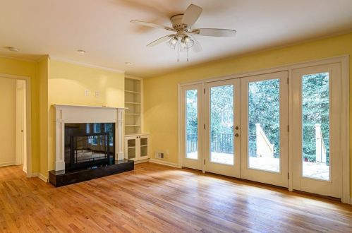 1543 Knob Hl Dr, Atlanta GA  30329-3208 exterior