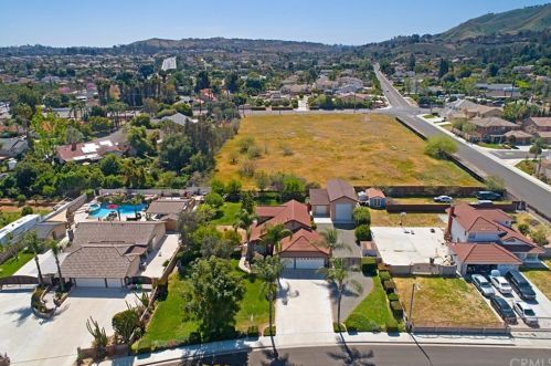 11109 Middleborough Rd, Riverside CA  92503-5814 exterior