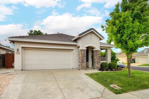 10100 Lambeau Ct, Elk Grove, CA 95757-2521