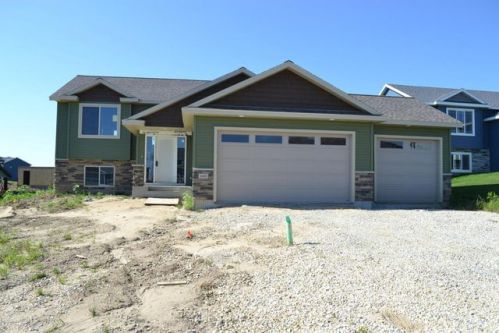660 Towne Dr, Byron, MN 55920-3004